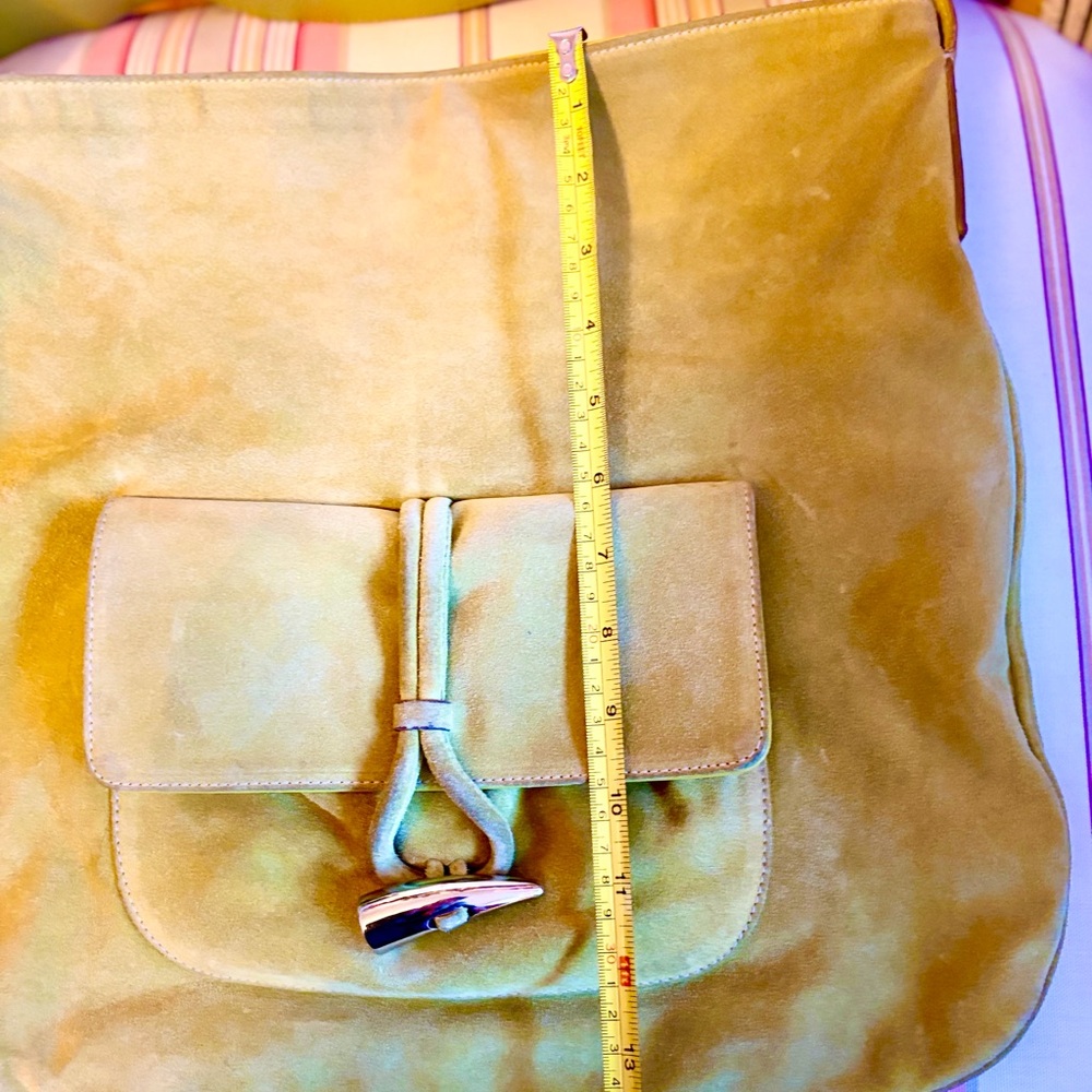 Oh So Chic Burberry Green Suede Shoulder/Hobo Bag Horn Closure. COA included. - Picture 11 of 13